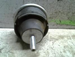 Support moteur droit