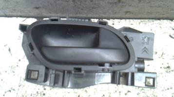 Poignee interieur avant droit