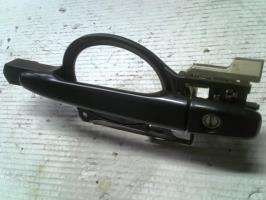 Poignee porte avant gauche