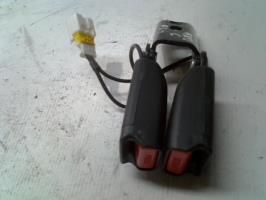 Attache ceinture arriere droit