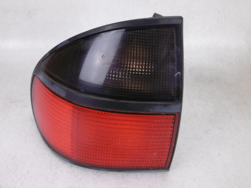 Fanale posteriore principale sinistro (luci)