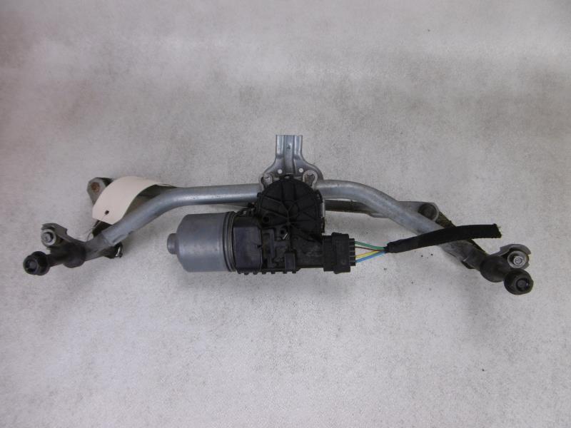 Moteur essuie glace avant