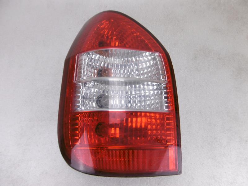 Fanale posteriore principale sinistro (luci)