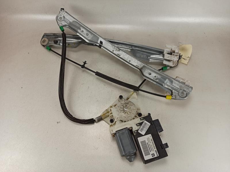 Elevalunas eléctrico delantero derecho