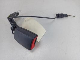 Attache ceinture avant droit