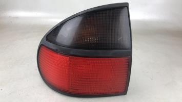Fanale posteriore principale sinistro (luci)