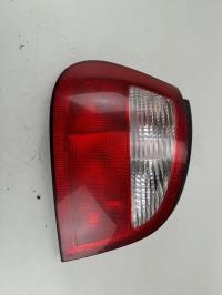 Fanale posteriore principale sinistro (luci)