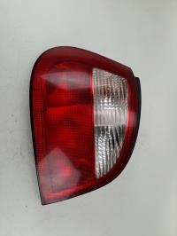 Fanale posteriore principale sinistro (luci)