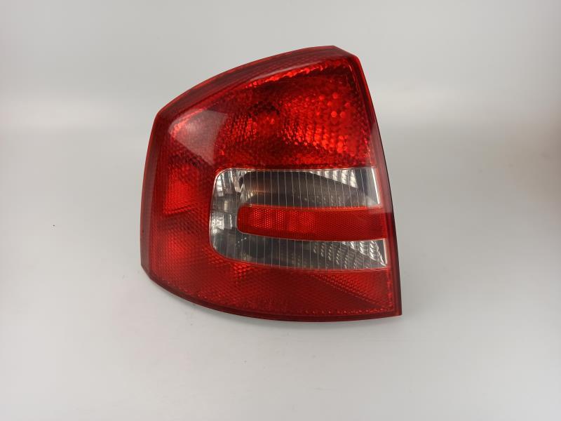 Fanale posteriore principale sinistro (luci)