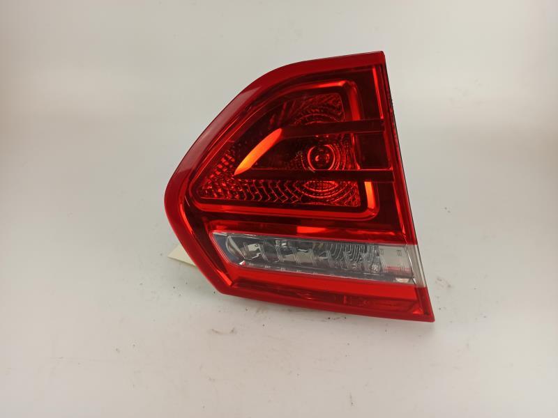 Luz trasera secundaria izquierda (luces)