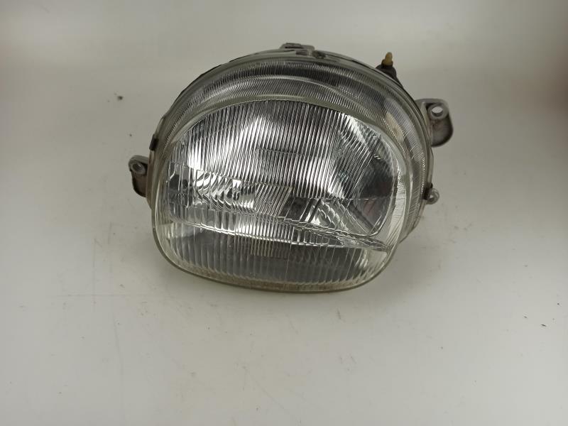 Optique avant principal gauche (feux)(phare)