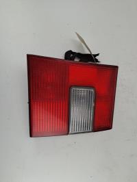 Luz trasera secundaria derecha (luces)
