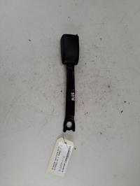 Attache ceinture avant gauche