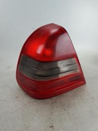 Fanale posteriore principale sinistro (luci)
