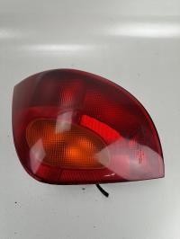 Fanale posteriore principale sinistro (luci)
