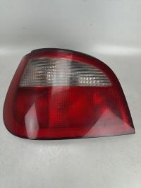 Fanale posteriore principale sinistro (luci)