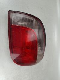 Fanale posteriore principale sinistro (luci)