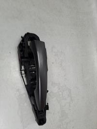 Poignee porte avant gauche