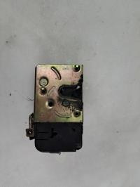 Cerradura delantera derecha