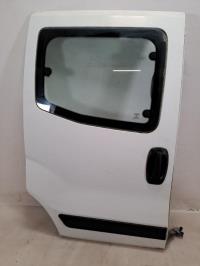Puerta lateral derecha