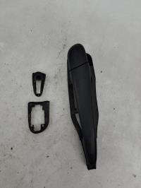 Poignee porte avant droit