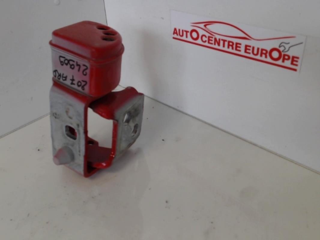 Arresto portiera posteriore destra