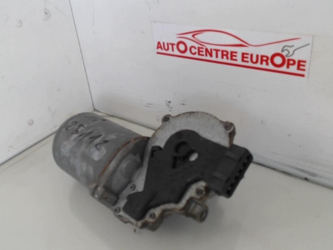 Motore tergicristallo anteriore