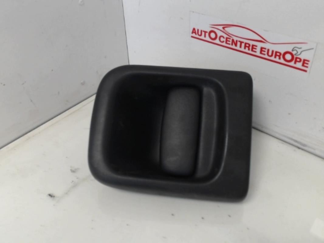 Poignee porte avant droit