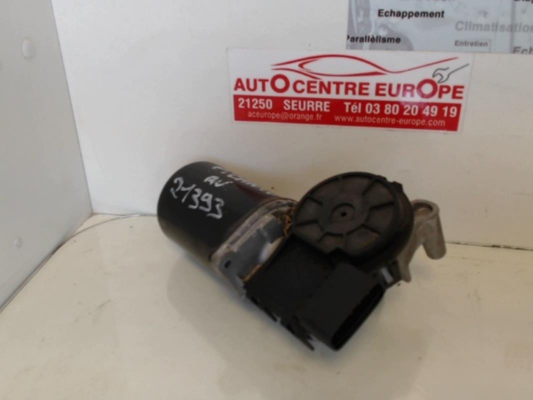 Motore tergicristallo anteriore