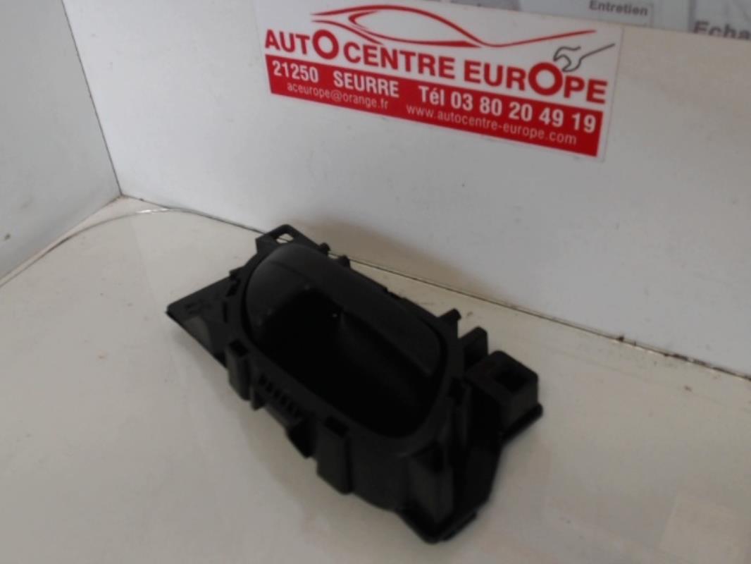 Poignee interieur avant droit