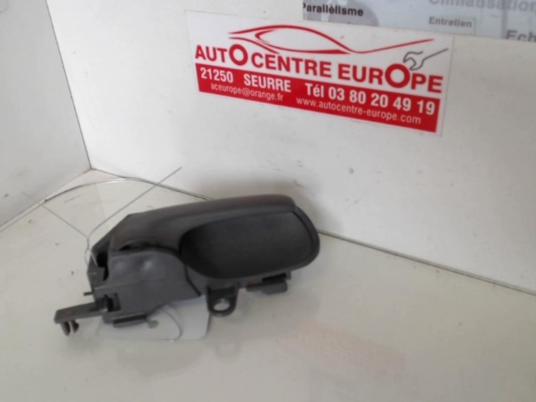 Poignee interieur avant droit