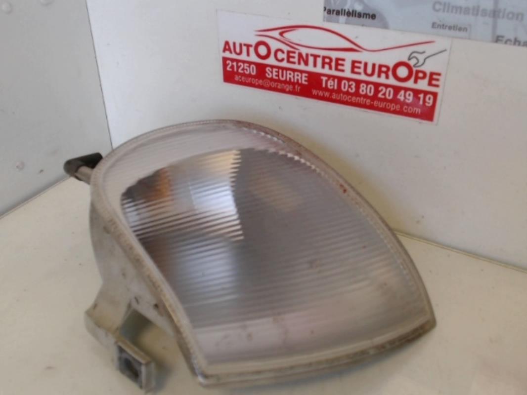 Optique avant secondaire gauche (feux)(clignotant)