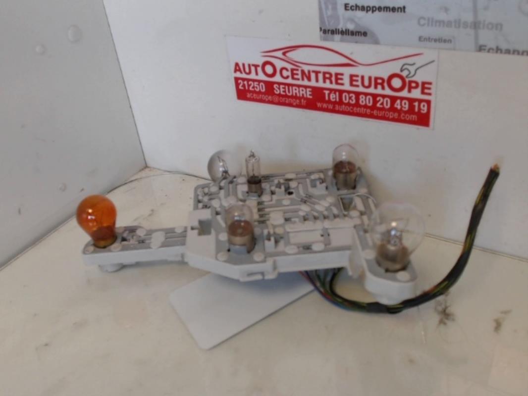 Platine feu arriere droit