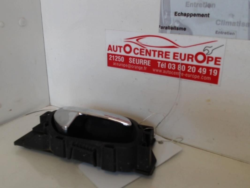 Poignee interieur avant droit