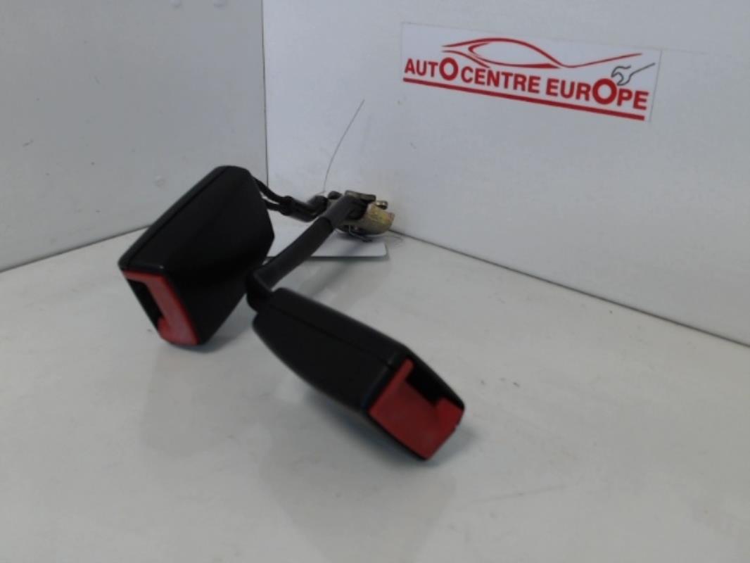 Attache ceinture arriere gauche
