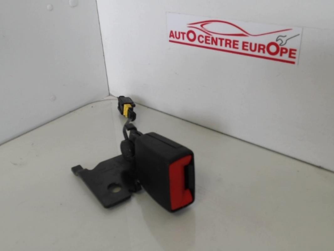 Attache ceinture arriere gauche