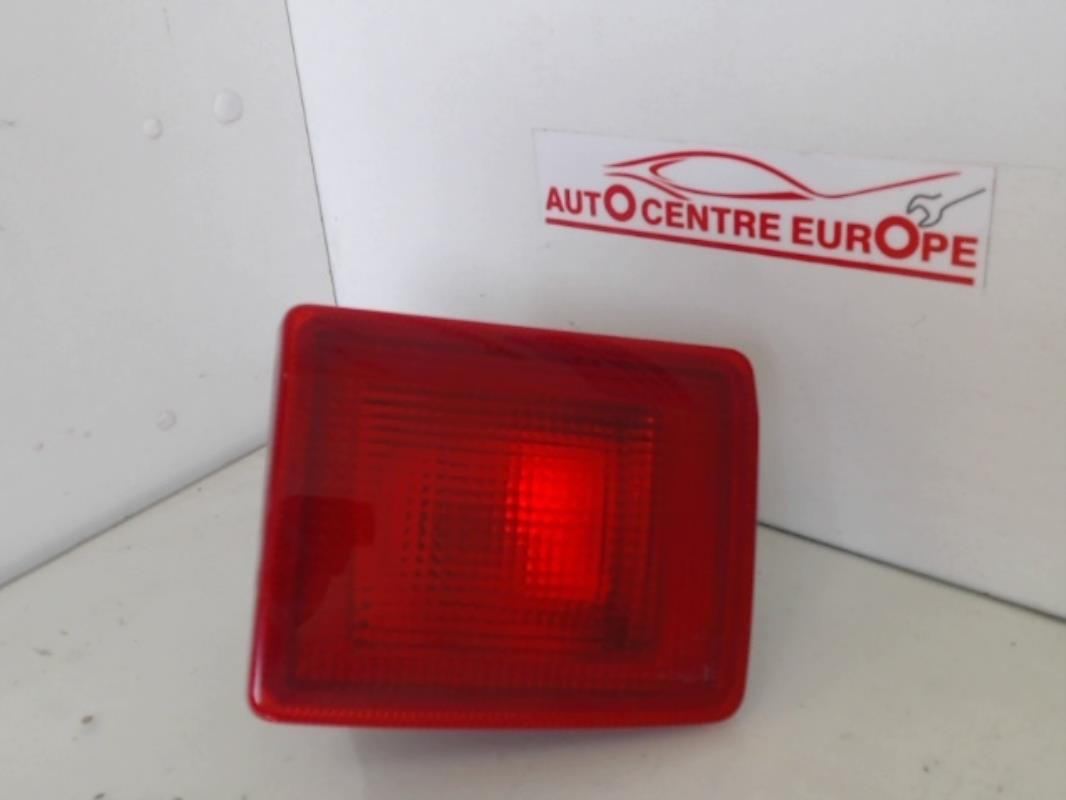 Feu de pare choc arriere gauche