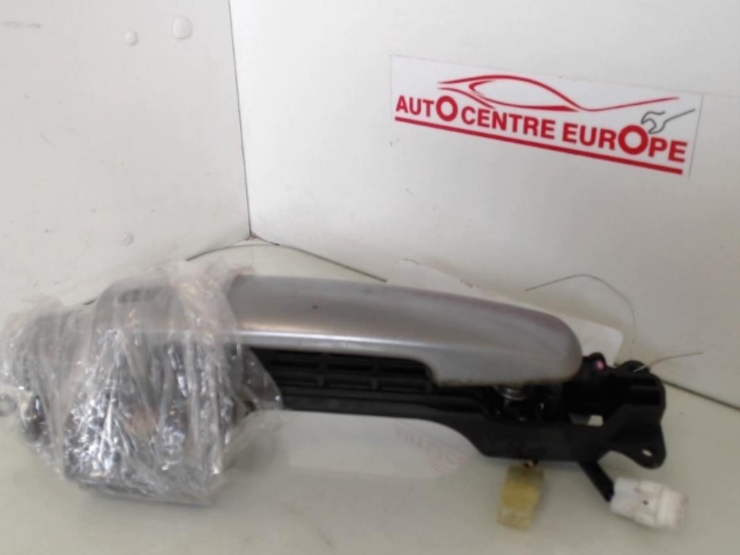 Poignee porte avant droit