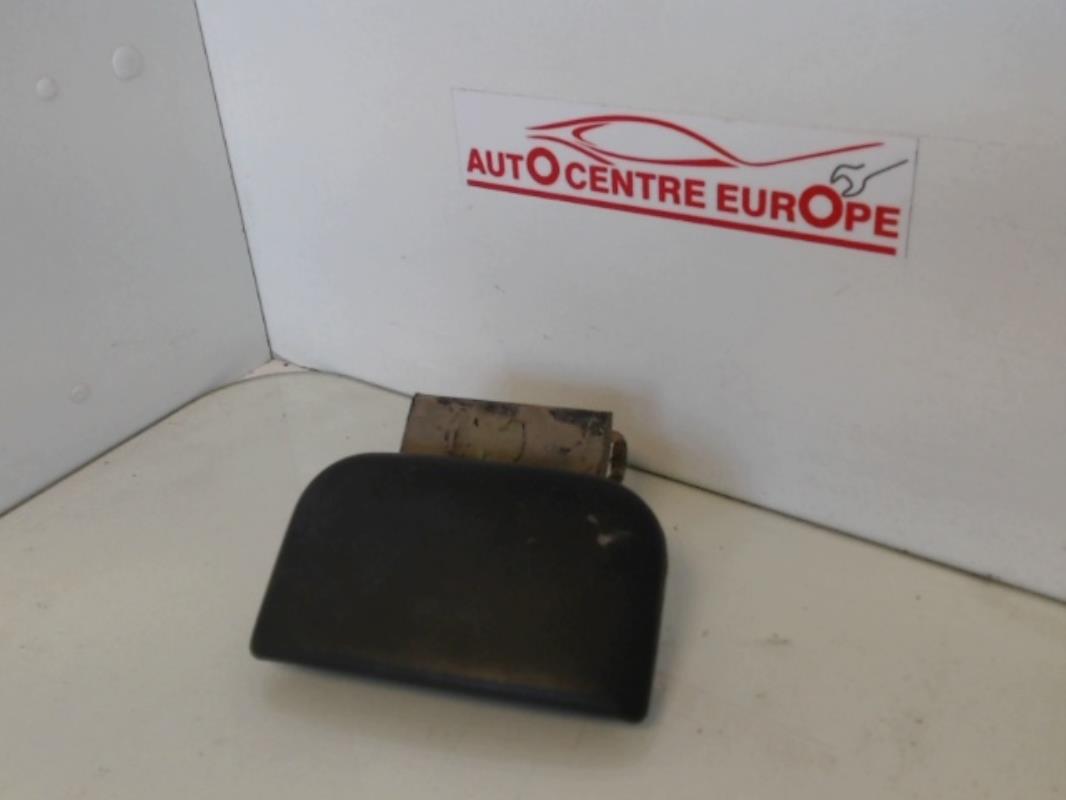 Poignee porte avant droit
