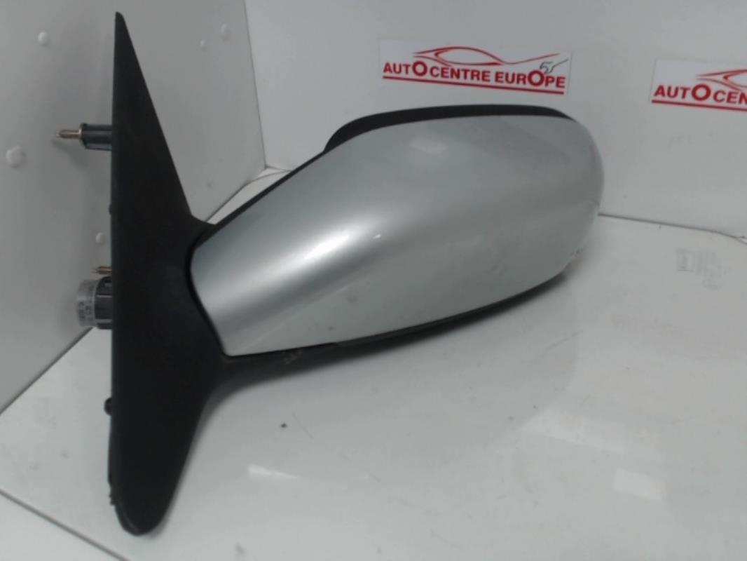 Retrovisor izquierdo