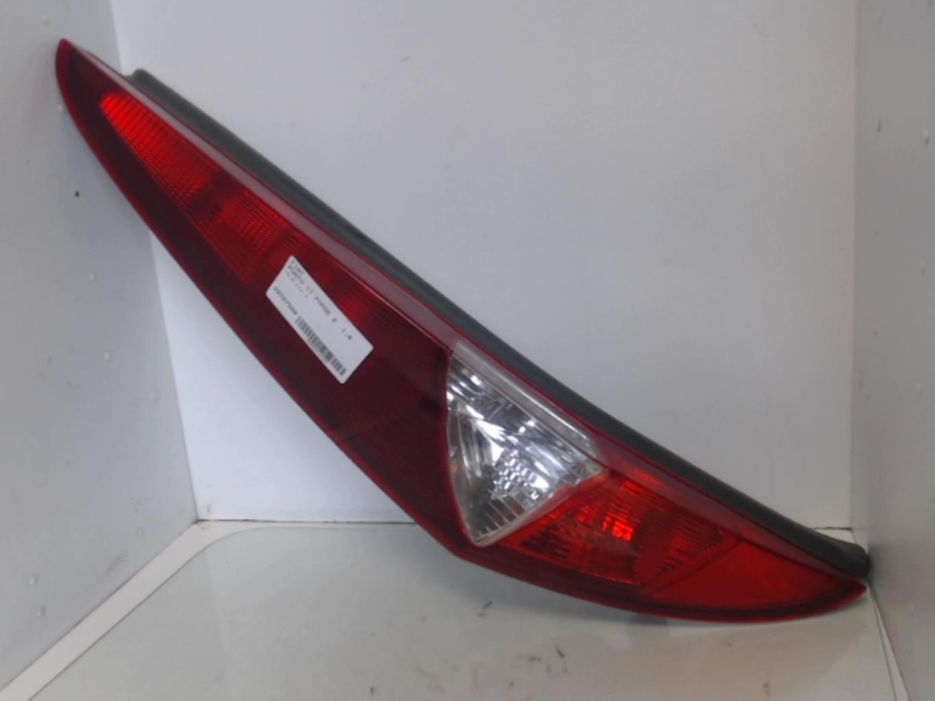 Fanale posteriore principale sinistro (luci)
