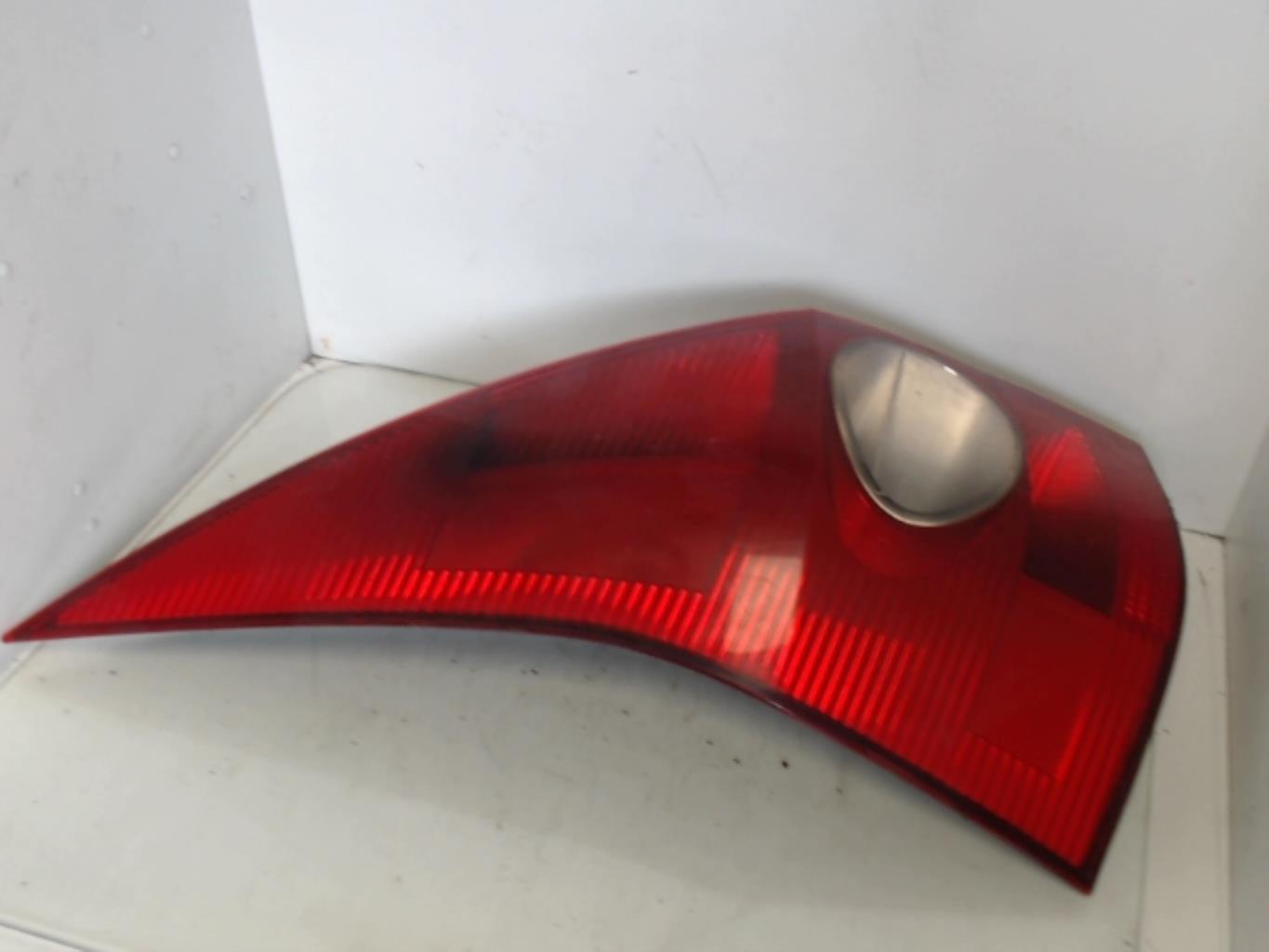 Fanale posteriore principale sinistro (luci)