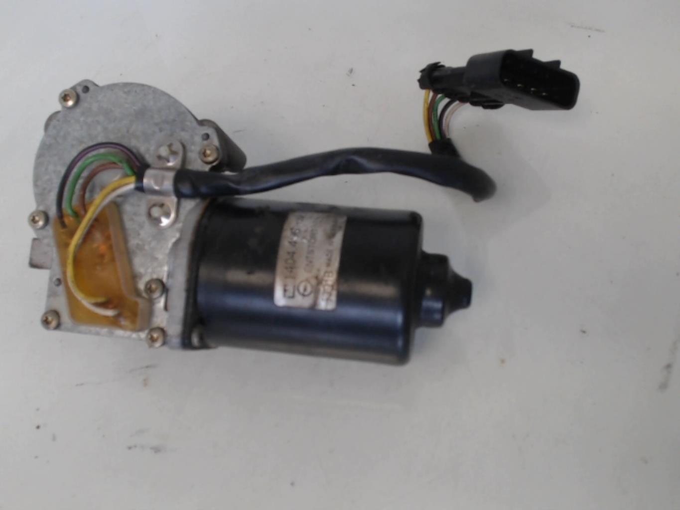 Moteur essuie glace avant