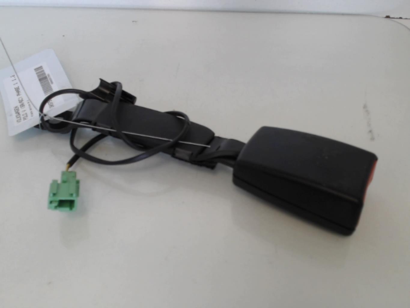 Attache ceinture avant gauche
