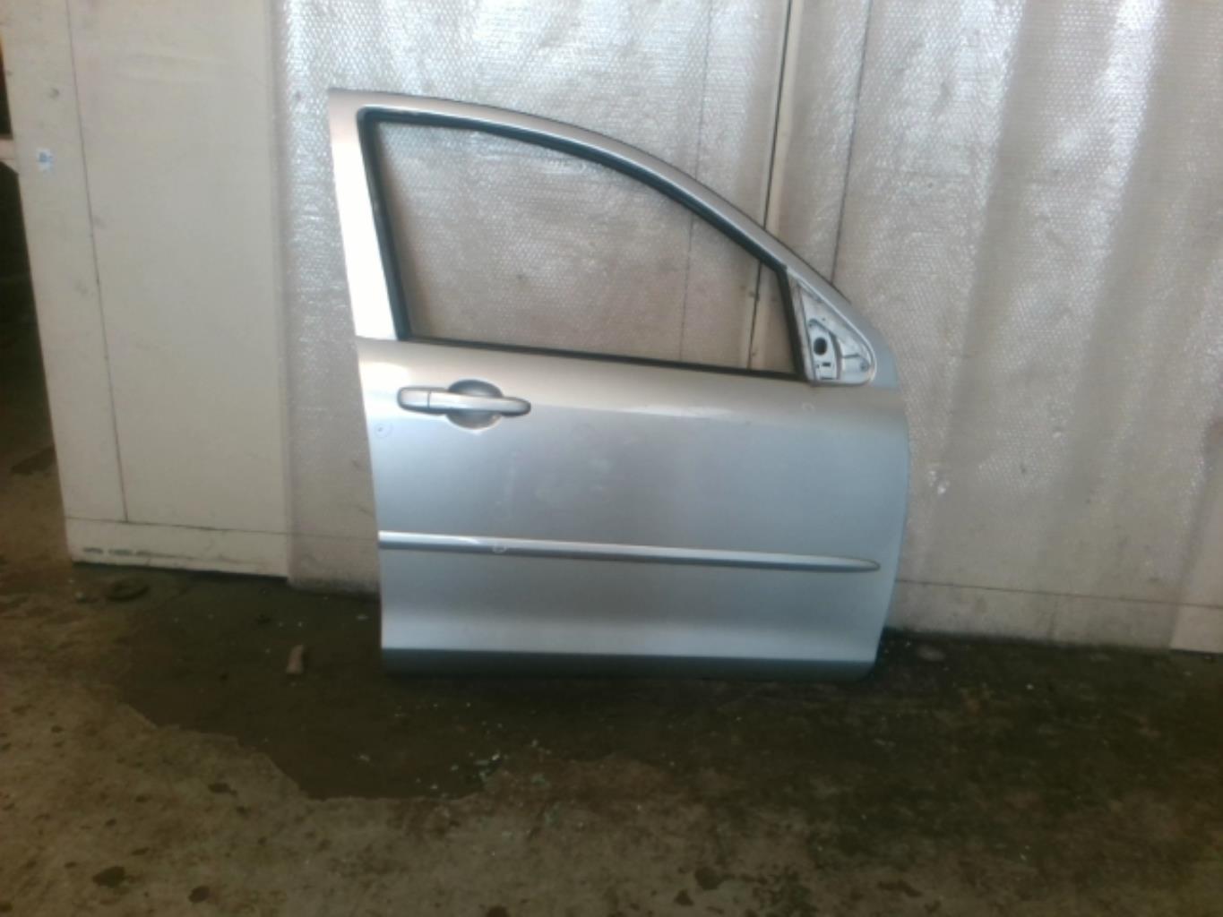 Porte avant droit