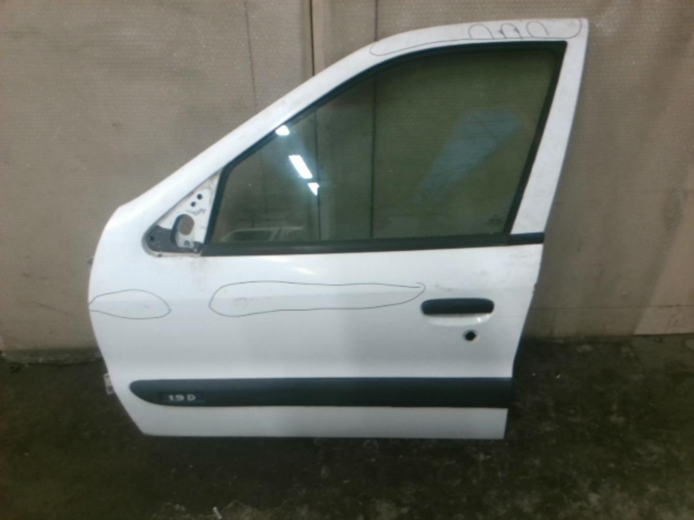 Porte avant gauche