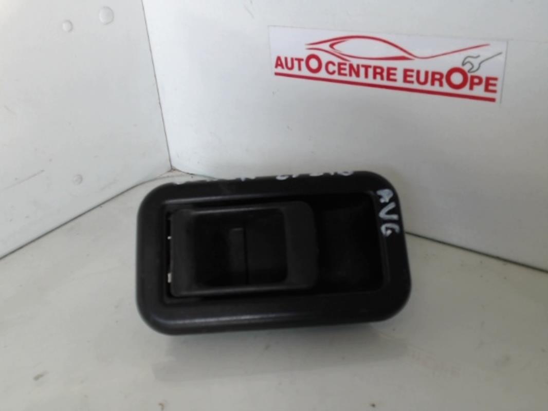 Poignee interieur avant gauche