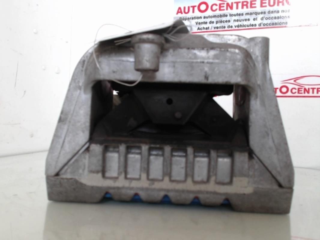 Support moteur gauche