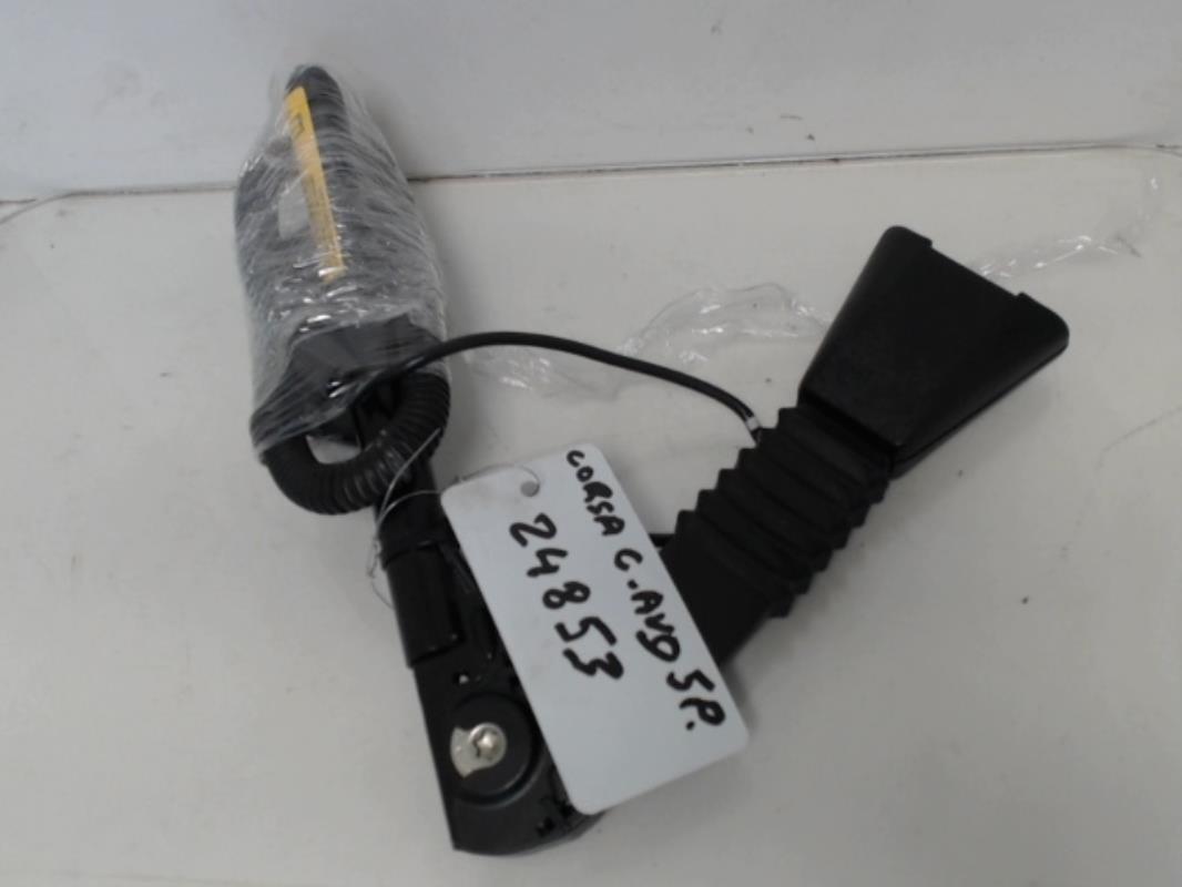 Attache ceinture avant droit