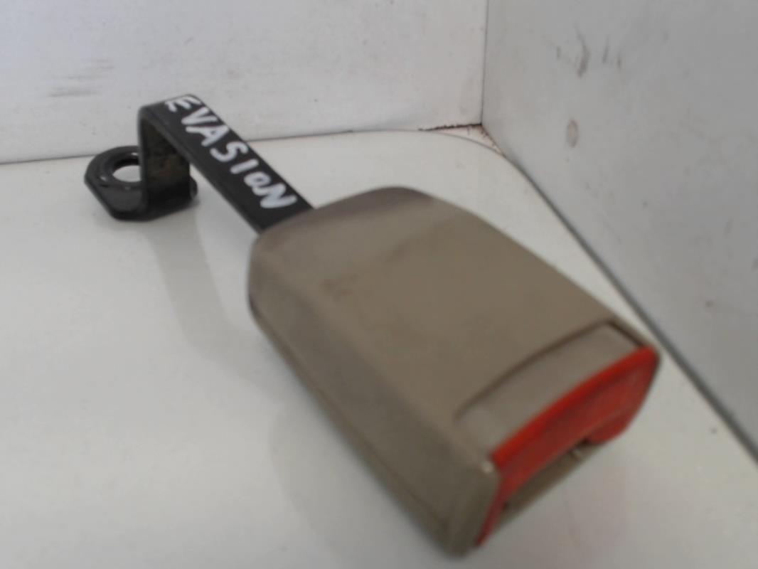 Attache ceinture avant droit